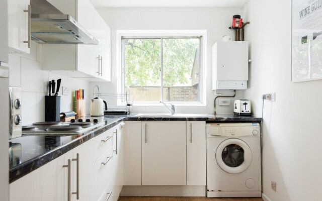 The Jericho Terrace House - 2BD + Parking