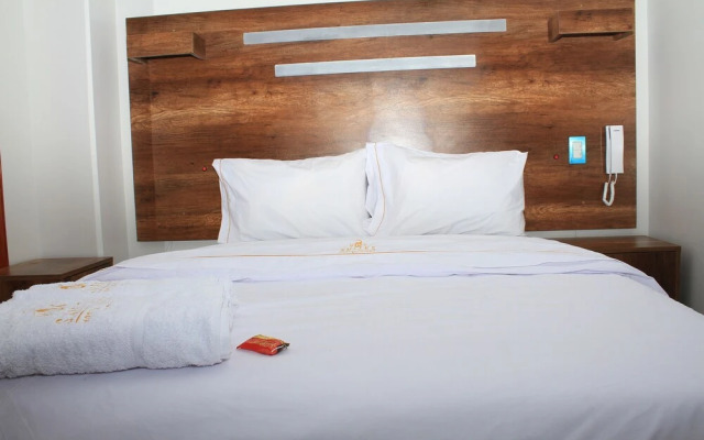 Golden vox hotel suite