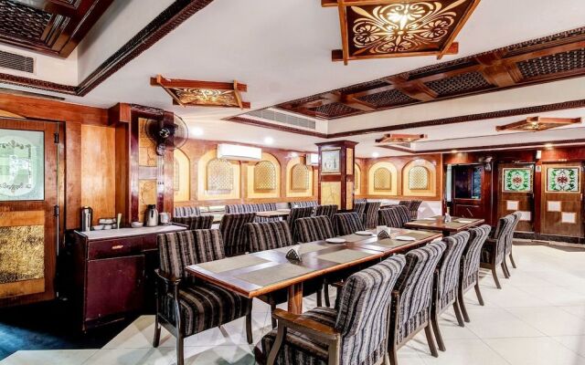 Capital O 49411 Hotel Anmol Continental