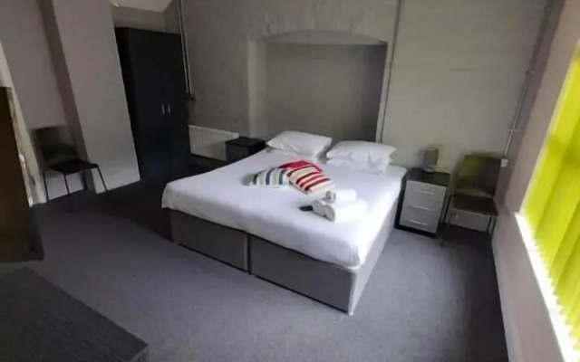 Potbank Aparthotel