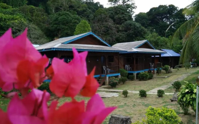Bayu Tioman Chalet