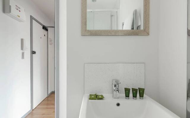 Sparkling Clean 2BR City Centre Apartment