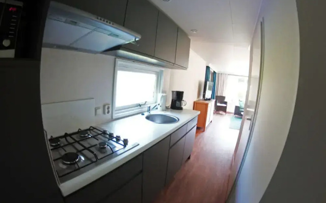 Chalet With Dishwasher, 21 km. From Leeuwarden