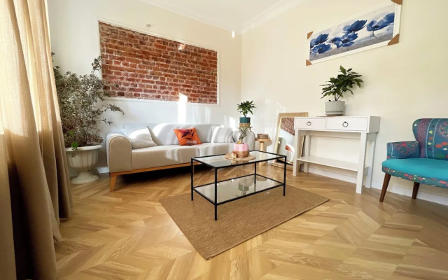 2BR2Bath Central Apt Close to Nişantaşi