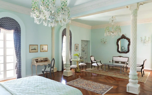 La Maison Bleue