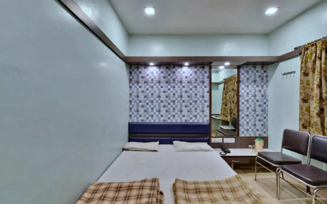 Goroomgo Neelam Indore