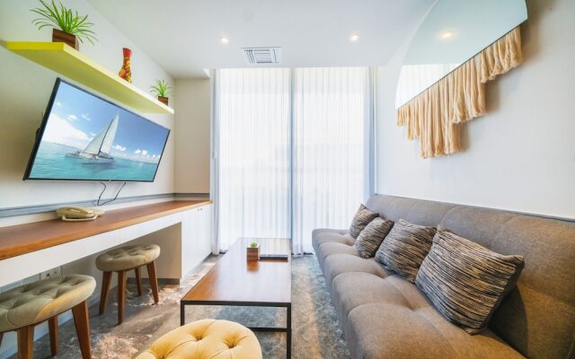 Jojo - 1 Bedroom Condo At Singular Joy