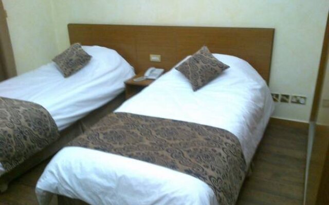 Clermont Hotel Suites