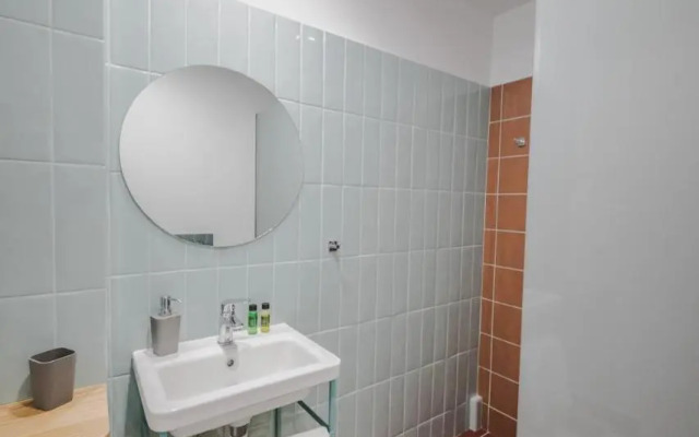 Stylish Studio Apartment - 8F House