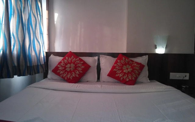 Hotel Vashi Inn