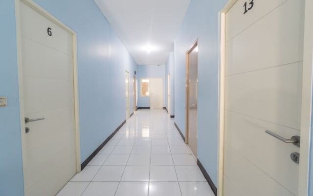 OYO 2110 Rotterdam Guest House