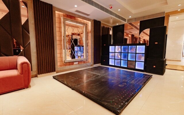 The Eliot Hotel & Banquet