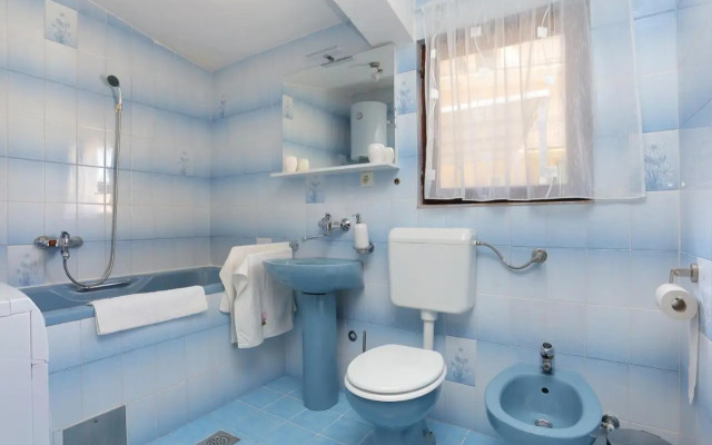 Apartments with a parking space Seget Vranjica, Trogir - 11273