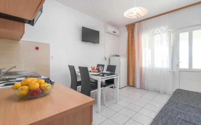 Apartments Vin - 40 m from sea