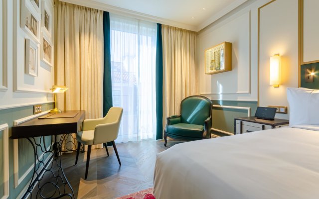 The Emerald House Lisbon, Curio Collection By Hilton