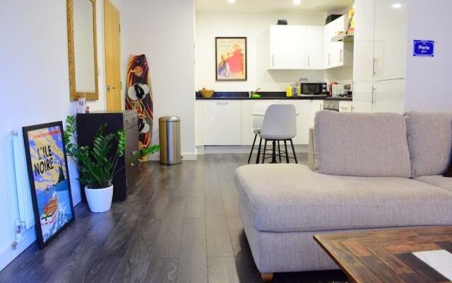 1 Bedroom Flat With Balcony In Camden Town