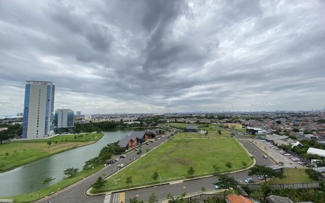 Homey And Comfort 2Br At Springlake Summarecon Bekasi Apartment