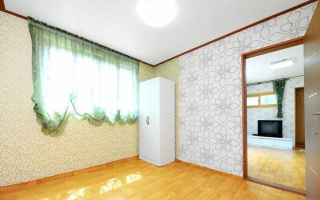 The Tree in the Lake