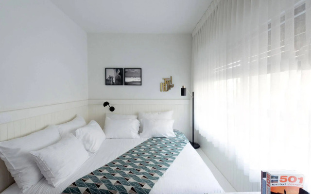 Lily & Bloom Hotel