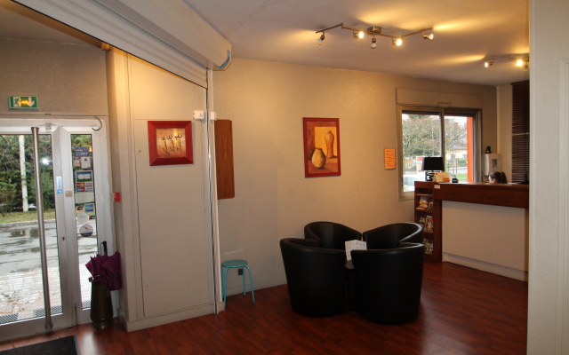 Adonis Lyon Est Hôtel Artys