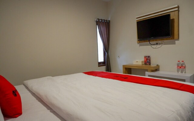 Kurnia Guest House by RedDoorz