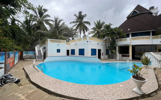 Diani Beach Luxury Retreat With 5 Bedrooms