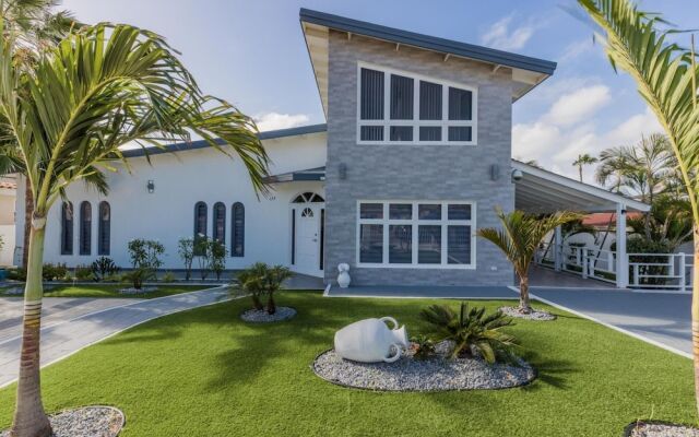 NEW Modern Stylish 6BR 6BA Villa Near Palmbeach