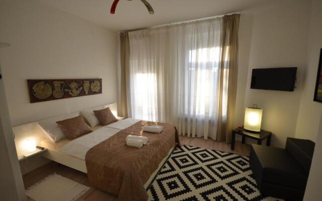 Downtown Luxury Apartment