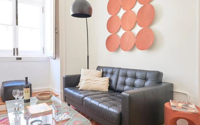 Sunny Pink Street Historical Apt, By TimeCooler