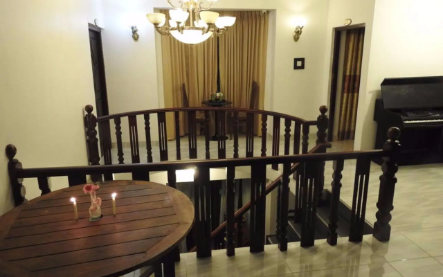 Oak Wood Inn Kandy