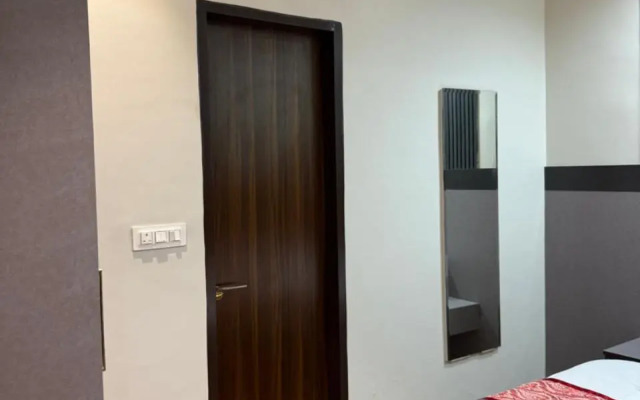 Oyo 18446 Hotel M9