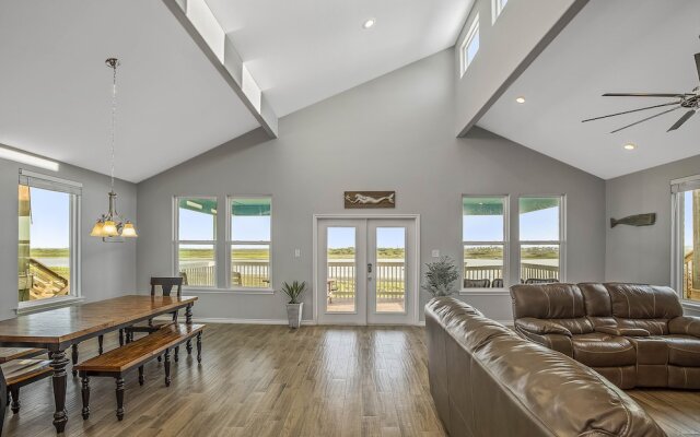 La Sirena - Overlooking Nature Preserve