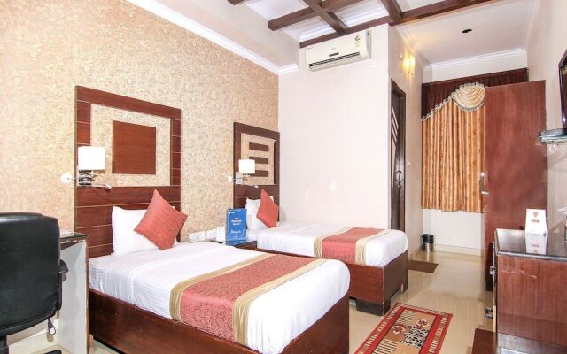 OYO Flagship 17173 Hotel Function Inn