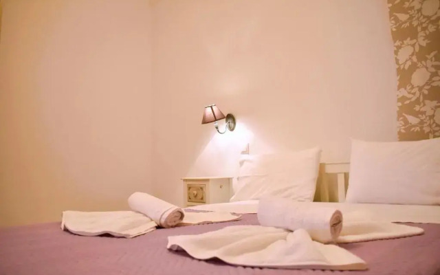 Tzamaros Studios Kythnos