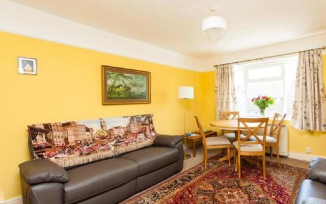 West Chiltington Village, 2 Bedrooms & Parking