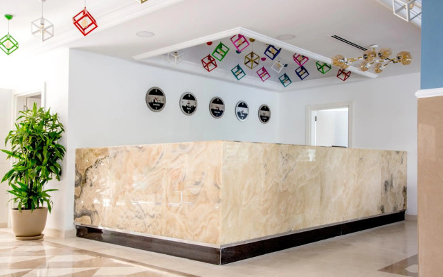 Crystal Club World of Colours - All inclusive
