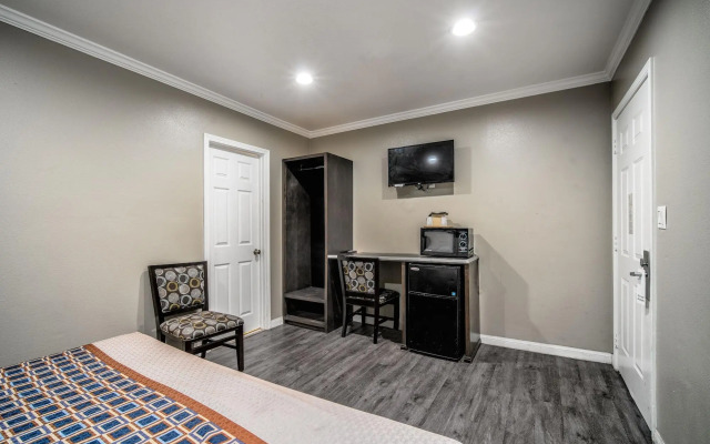 Regency Inn & Suites