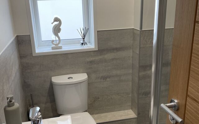 Worthing Beach 180 - 2 bed Seafront With Parking