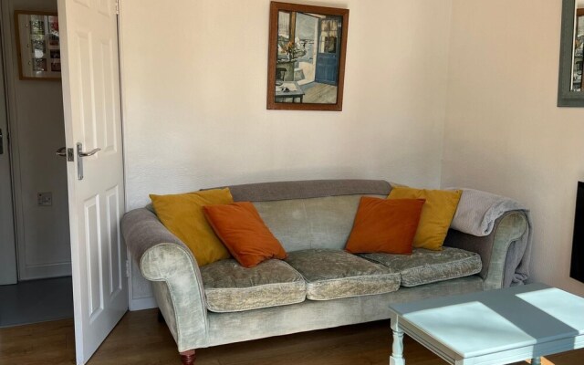 Cosy 2BD Chalet St Ives Holiday Village