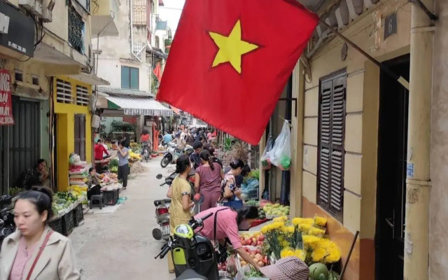 Golden Moon Suite Hotel