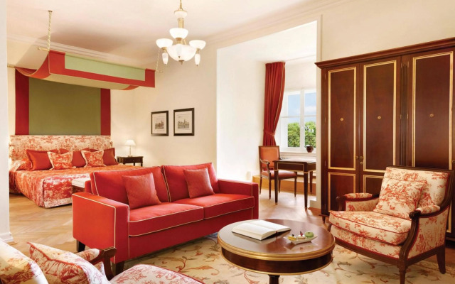 Villa Rothschild, an Autograph Collection Hotel