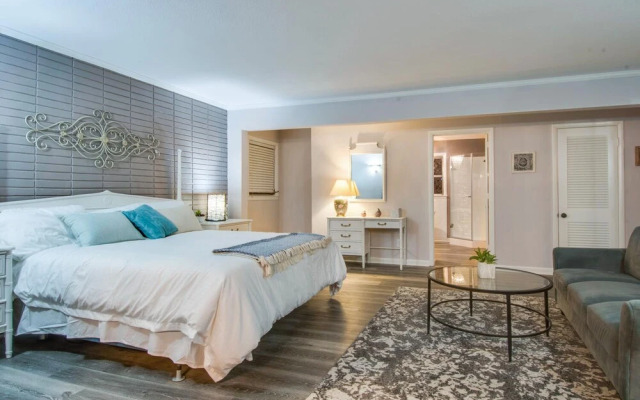 The Saunders Retreat