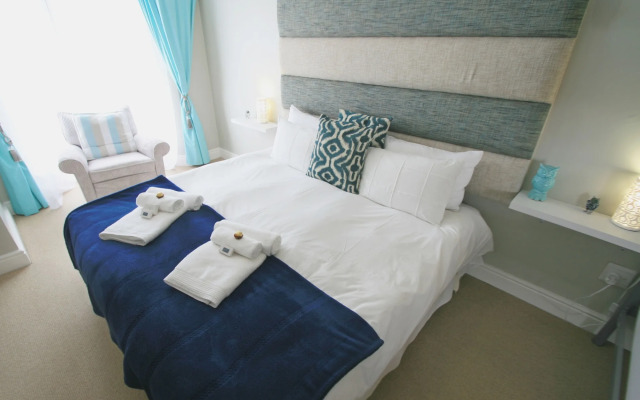 Fly Me To The Moon Guesthouse