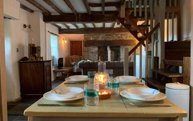 Idlewild Animal Sanctuary Farmhouse Stay - Charity