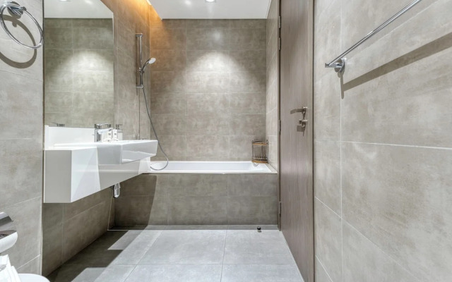 PVH - 1BR Lagoon View - District One