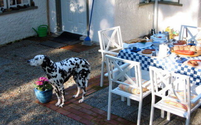 Charm of Qualicum Bed and Breakfast