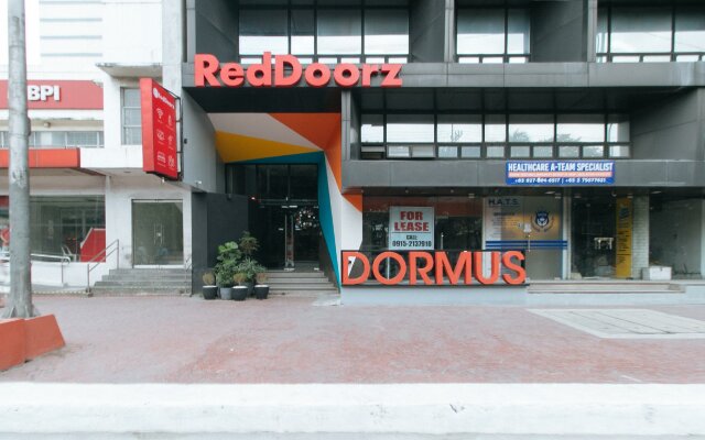 RedDoorz Hostel @ Dormus Espana