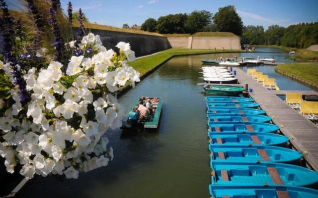 Au coeur des remparts, residence du château*