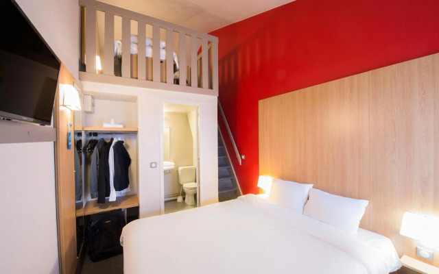 Kyriad Direct Poitiers - Gare du Futuroscope