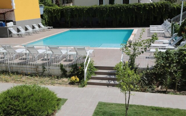 Convenient Hotel Room Near Beach in Kusadasi